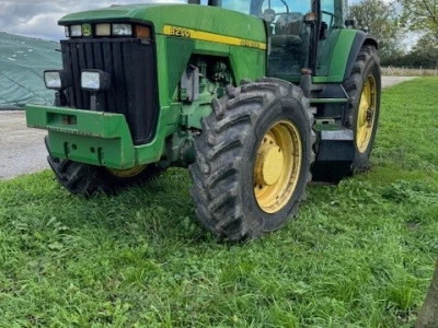 John Deere 8200