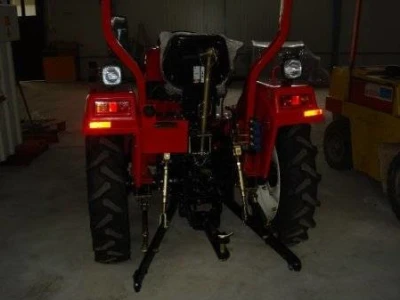 Traktor DF 304 4x4