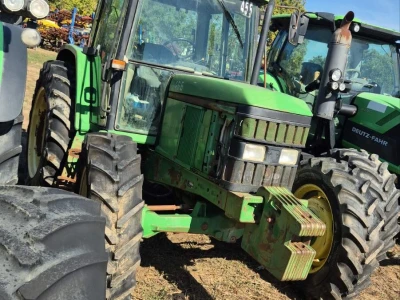 John Deere 6310