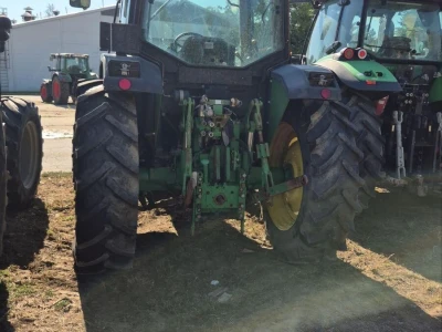 John Deere 6310