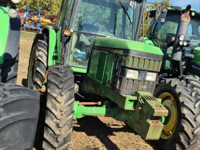 John Deere 6310