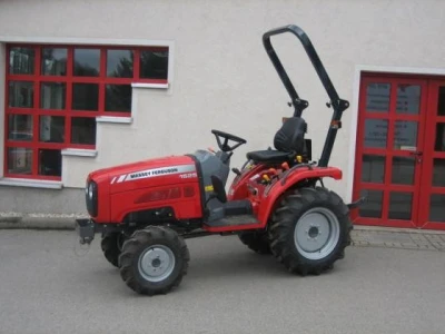 Traktor Massey Ferguson MF 1525