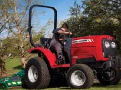 Traktor Massey Ferguson MF 1532