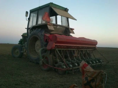 Trakotor John Deere 2130