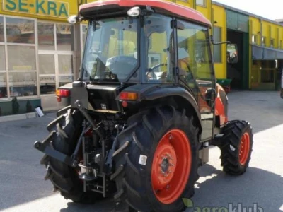 Traktor Kubota M6040 N