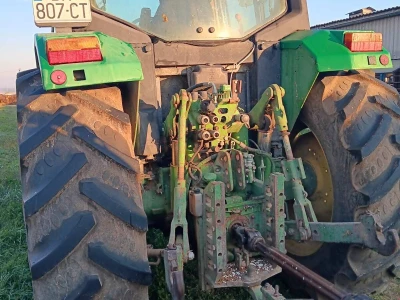 John Deere 6400