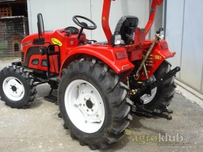 Traktor DF 404  - G2