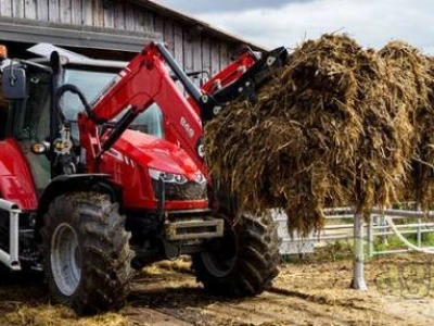 Traktor Massey Ferguson MF 5613