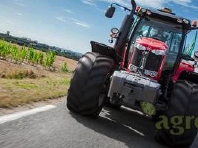 Traktor Massey Ferguson MF7616