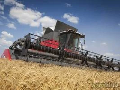 Kombajn Massey Ferguson Centora MF7382