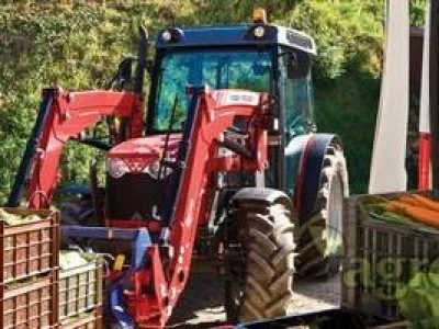 Massey Ferguson prednji utovarivač MF 905 Utility