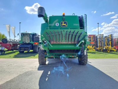 John Deere W650