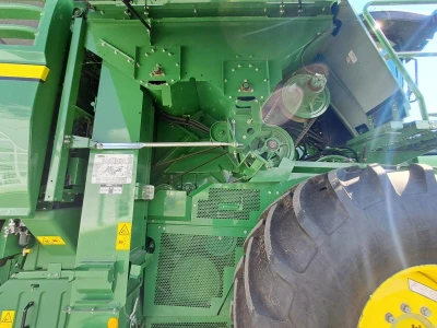 John Deere W650