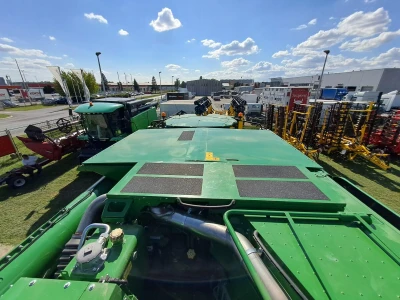 John Deere W650