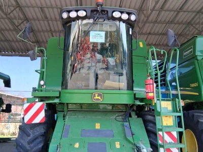 John Deere T550