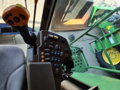 John Deere T550