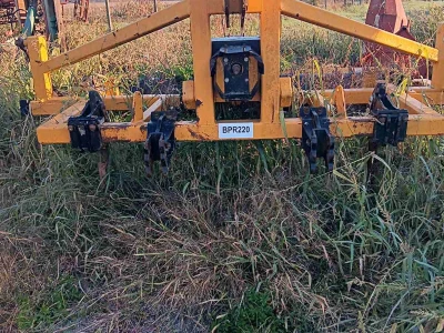 Podrivač McConnel Vibbroaerator 3m
