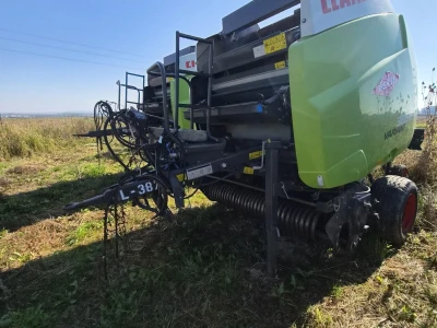 Presa za rolo bale Claas Variant 385 RC