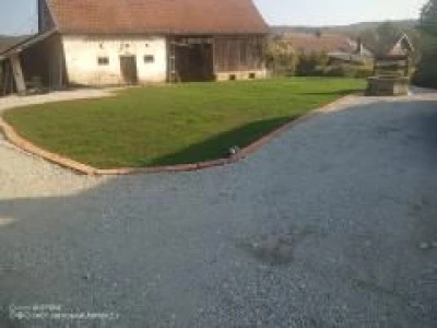 Poljoprivredno imanje 45.000 ili 60.000 m2 sa gradevinskim dijelom, sumom, bunarom i potokom