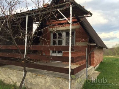 Hektar zemlje sa voćarskom kućicom kod Našica (Prodano)