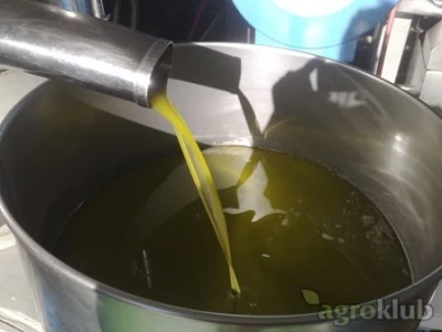 MASLINOVO ULJE, kvalitetno, a jeftino!