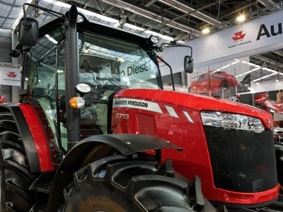 Traktor Massey Ferguson 6713