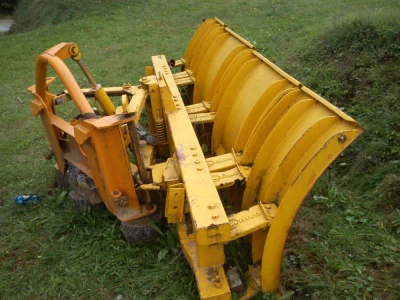 traktor zetor crystal 160 ks+šumska prikolica sa utovarivačem + snježna ralica