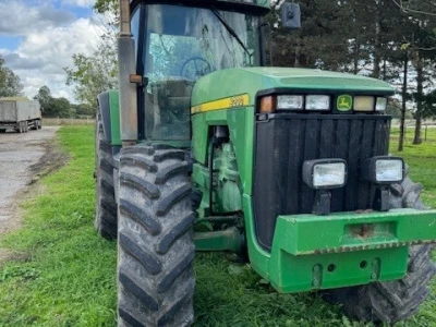 John Deere 8200