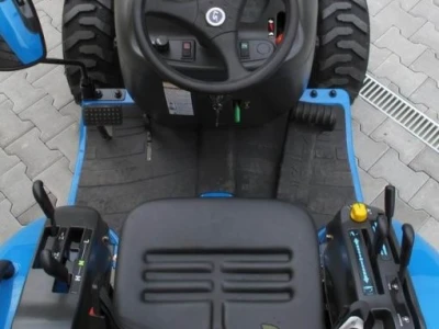 Traktor LS J 23 HST