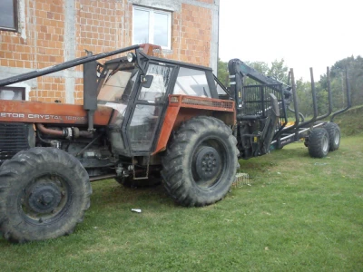 traktor zetor crystal 160 ks+šumska prikolica sa utovarivačem + snježna ralica