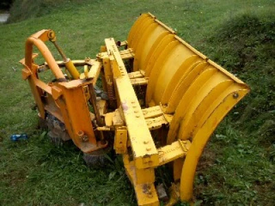 traktor zetor crystal 160 ks+šumska prikolica sa utovarivačem + snježna ralica