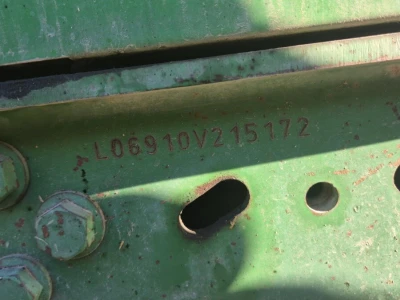 John Deere 6910