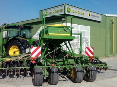John Deere 750A