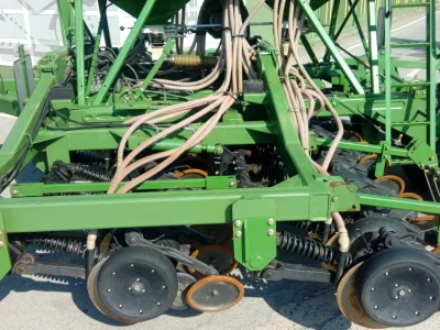 John Deere 750A