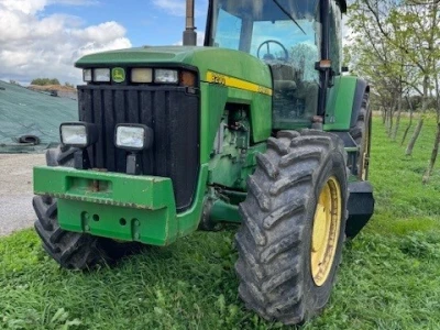 John Deere 8200