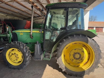 John Deere 5415
