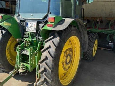 John Deere 5415