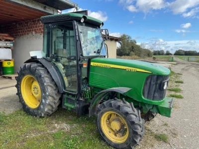 John Deere 5515F