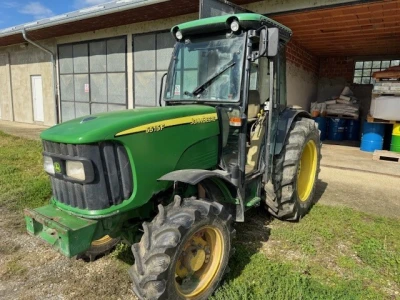 John Deere 5515F