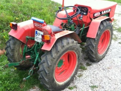 Traktor  Goldoni