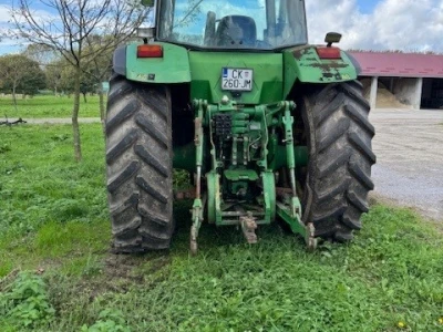 John Deere 8200