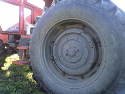 traktor IMT 5106