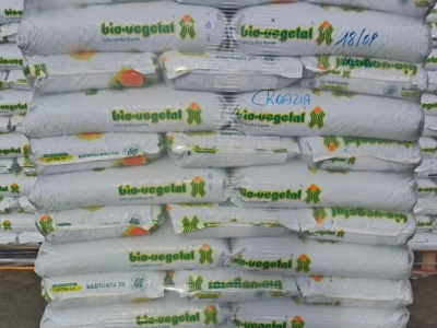 BioVegetal  NPK+S+C s korisnim bakterijama i gljivicama biljno gnojivo 1 tona