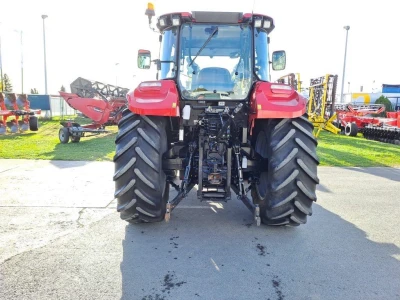 Case Farmall 105U