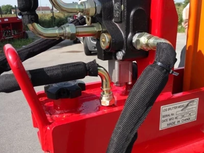 CJEPAČ DRVA NA TRAKTOR 22T - kardanski za metrice