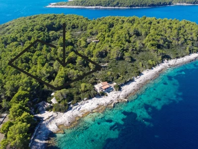 Ekskluzivno poljoprivredno zemljište 14.828 m2 - otočić Trstenik