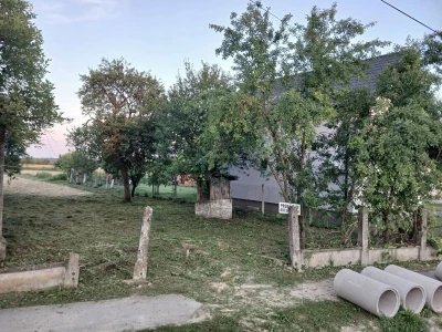 Imanje 1.958 m² uz glavnu cestu – Općina Crnac