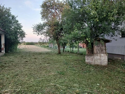Imanje 1.958 m² uz glavnu cestu – Općina Crnac