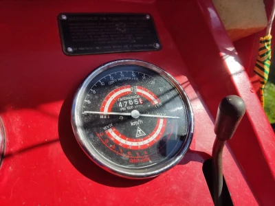 Traktor IMT 542 sa plugom i kosom,prvi vlasnik,povoljno