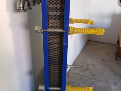 Na prodaju izmjenjivač topline i pumpa